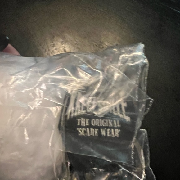 SKULL PLUSH KEYCHAIN - Picture 3 of 6